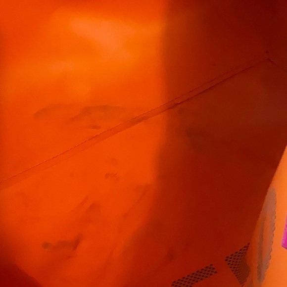 Awesome bright pink Vince Camuto ciao Bella tote - Picture 3 of 10